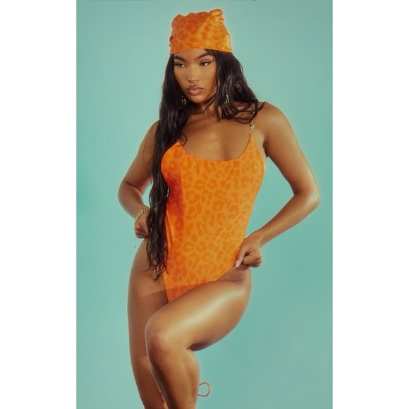 NEW PrettyLittleThing Orange Leopard Print Gold Chain Strap One Piece Size US 24 - Picture 9 of 10